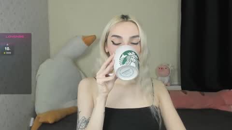 Chloe online show from October 19, 3:01 pm