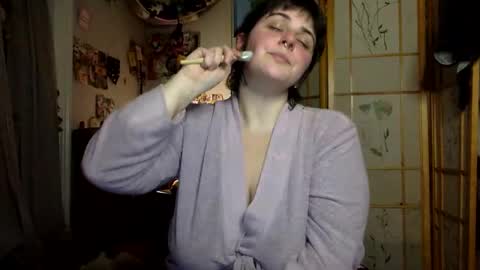 succubi_tyes online show from February 12, 1:44 am
