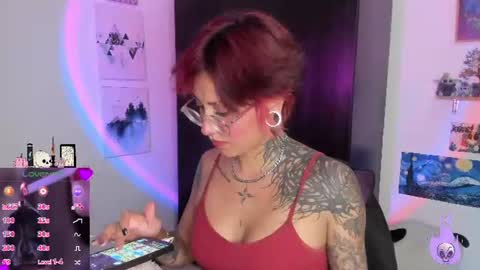 Snapshot of succubus_girl_ chatting on July 6, 4:31 pm Alexy online show from July 6, 4:31 pm