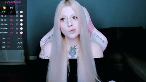 Snapshot of succubus_leslie chatting on September 11, 10:32 pm succubus_leslie online show from September 11, 10:32 pm
