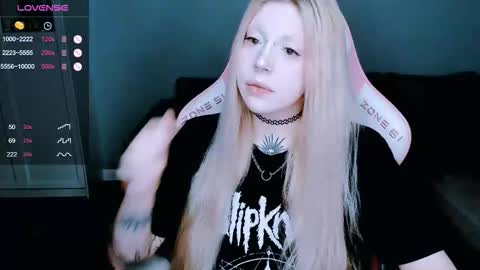 succubus_leslie online show from October 24, 9:33 pm