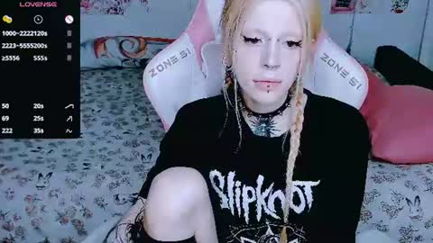 succubus_leslie online show from June 14, 6:10 pm