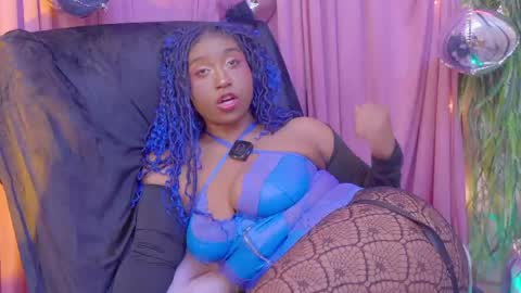 Succubus RoseMilk online show from May 27, 11:57 pm