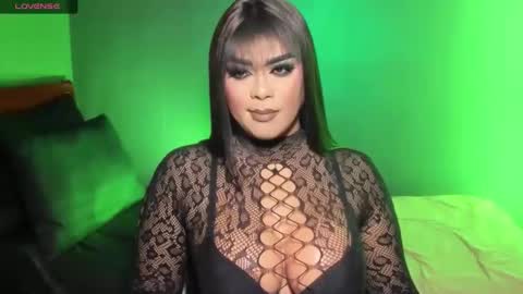 JADE ELYSE online show from November 6, 7:04 pm