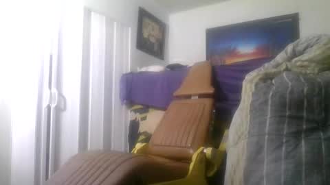 Snapshot of suckitu812 chatting on March 12, 1:06 pm SUCKITU812 online show from March 12, 1:06 pm