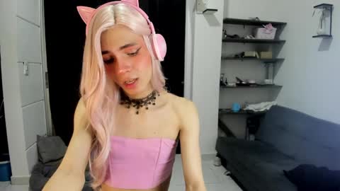 sue online show from April 1, 2:56 am