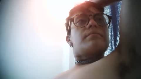 Snapshot of suedirtyboy chatting on December 13, 6:49 pm suedirtyboy online show from December 13, 6:49 pm