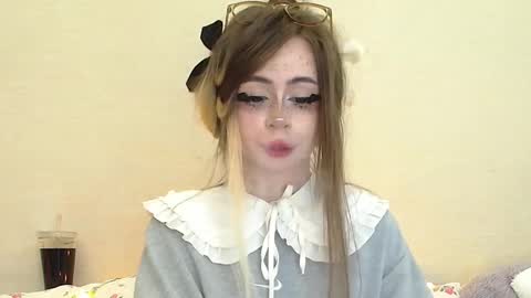 Snapshot of suemeow chatting on May 28, 9:23 pm Sue online show from May 28, 9:23 pm