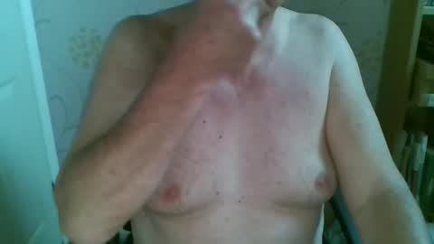 Snapshot of suffolkboy4 chatting on April 28, 6:57 pm suffolkboy4 online show from April 28, 6:57 pm
