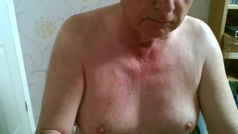 Snapshot of suffolkboy4 chatting on May 12, 7:38 am suffolkboy4 online show from May 12, 7:38 am