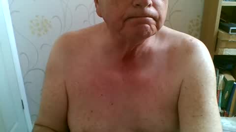 Snapshot of suffolkboy4 chatting on May 13, 2:58 pm suffolkboy4 online show from May 13, 2:58 pm