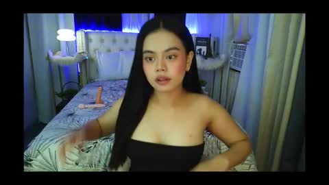 Snapshot of sugar_pinay18x chatting on February 25, 10:19 pm sugar_pinay18x online show from February 25, 10:19 pm