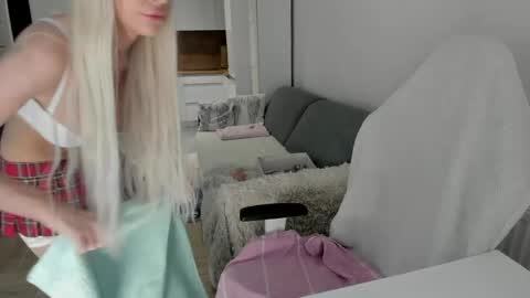 Kinga online show from April 26, 3:59 am