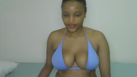 Snapshot of sugar_tempress chatting on November 4, 4:11 am sugar_tempress online show from November 4, 4:11 am