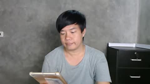 Snapshot of sugarbabyniko chatting on October 6, 12:24 pm Niko online show from October 6, 12:24 pm
