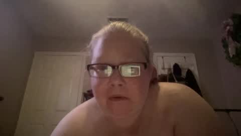 Snapshot of sugarlips44 chatting on August 2, 4:33 am sugarlips44 online show from August 2, 4:33 am