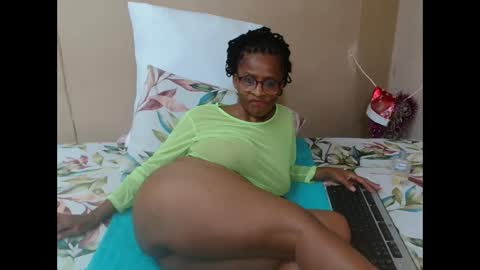 Snapshot of sugarpoppy24xxx chatting on May 28, 3:31 pm sugarpoppy24xxx online show from May 28, 3:31 pm