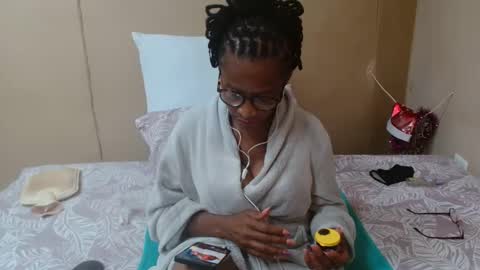 Snapshot of sugarpoppy24xxx chatting on June 1, 4:31 pm sugarpoppy24xxx online show from June 1, 4:31 pm