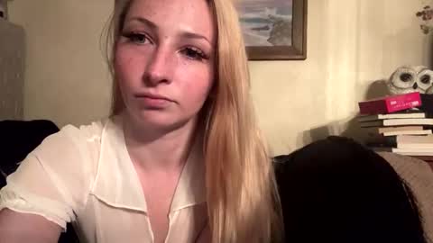 Snapshot of sugarrushxoxo chatting on February 18, 4:19 am sugarrushxoxo online show from February 18, 4:19 am