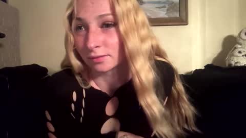 Snapshot of sugarrushxoxo chatting on March 9, 5:11 am sugarrushxoxo online show from March 9, 5:11 am