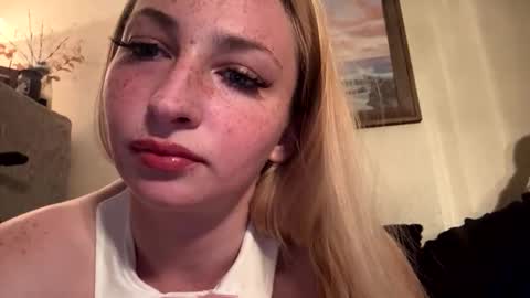 Snapshot of sugarrushxoxo chatting on March 22, 5:33 am sugarrushxoxo online show from March 22, 5:33 am