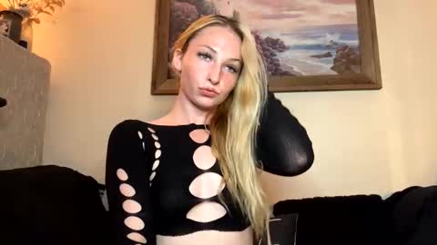 Snapshot of sugarrushxoxo chatting on March 29, 1:38 am sugarrushxoxo online show from March 29, 1:38 am