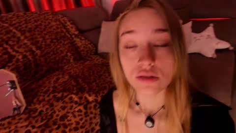 sugarskye online show from December 5, 7:43 pm