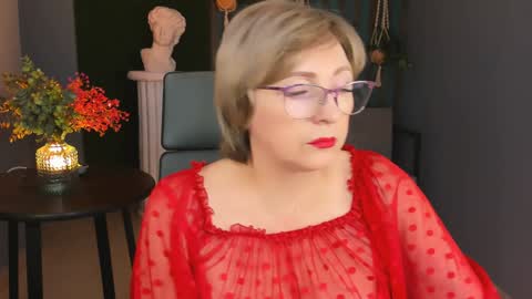 Vivien online show from December 19, 1:07 pm