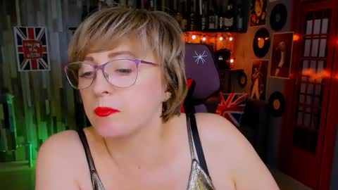 Snapshot of sugarvi chatting on November 3, 1:01 pm Vivien online show from November 3, 1:01 pm