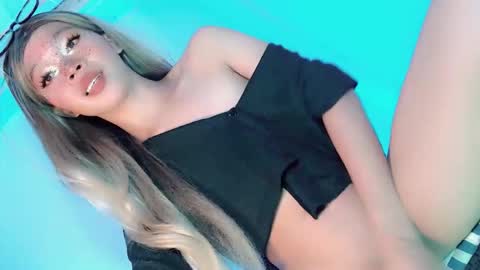 LoveSugar online show from November 30, 5:17 pm