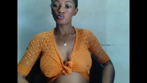 Snapshot of sugarxpussy chatting on May 3, 8:20 am sugarxpussy online show from May 3, 8:20 am