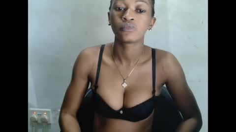 Snapshot of sugarxpussy chatting on May 17, 8:01 am sugarxpussy online show from May 17, 8:01 am
