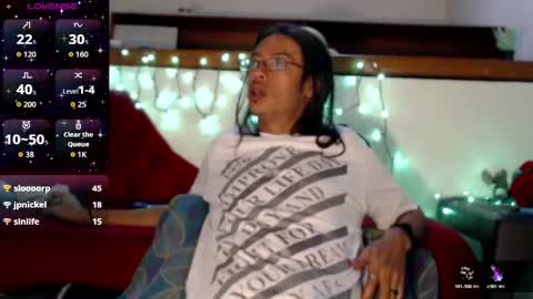 Snapshot of suggabrown_ chatting on May 2, 5:18 pm suggabrown_ online show from May 2, 5:18 pm