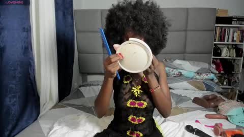 suhaila_suu online show from October 18, 11:38 pm