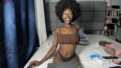 suhaila_suu online show from February 13, 1:23 am