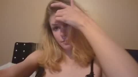 Snapshot of suicunebitch chatting on November 22, 10:31 pm Ophelia online show from November 22, 10:31 pm