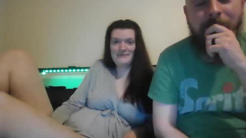 Snapshot of suitedandbossy chatting on January 14, 1:33 am SuitedandBossy online show from January 14, 1:33 am