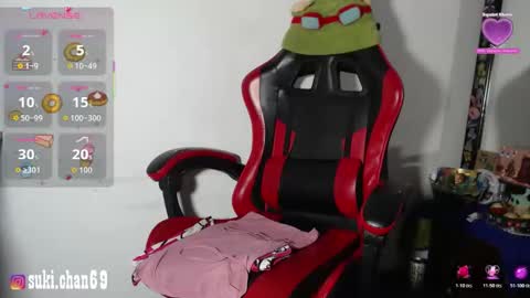 Snapshot of sukichan_ chatting on January 31, 11:03 pm Sukylee online show from January 31, 11:03 pm