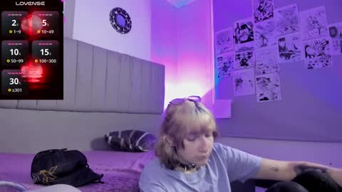 Snapshot of sukifuyu__ chatting on December 20, 12:38 pm online show from December 20, 12:38 pm