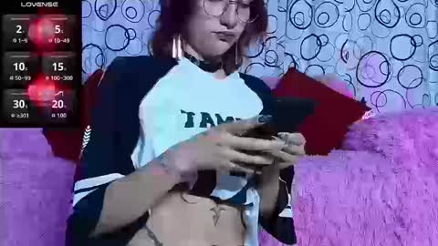 Snapshot of sukifuyu__ chatting on September 23, 1:08 am online show from September 23, 1:08 am