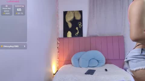 sukilove18 online show from February 2, 10:41 pm