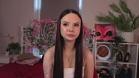 Snapshot of sulemarine chatting on April 4, 10:35 am Lina 3 online show from April 4, 10:35 am