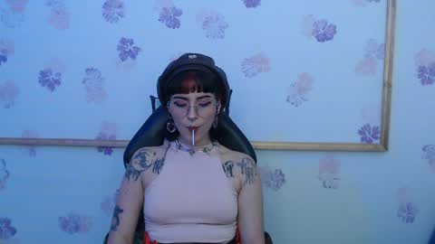 Snapshot of sumak_ chatting on April 1, 2:36 pm Sumak online show from April 1, 2:36 pm