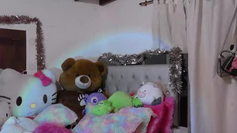 summer 09 online show from February 9, 1:53 am