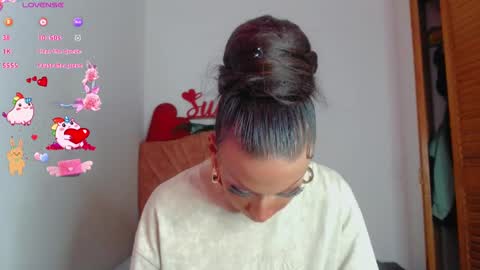 Snapshot of summer__xo chatting on December 9, 6:12 am Summer online show from December 9, 6:12 am