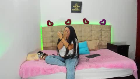 summer_girls01 online show from October 11, 1:49 am