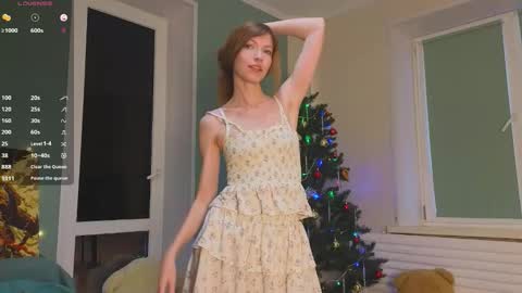 Snapshot of summer_hazee chatting on December 23, 6:11 am Leia online show from December 23, 6:11 am