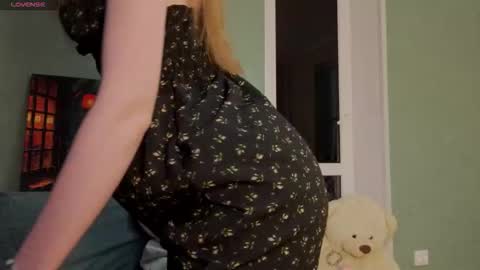 Snapshot of summer_hazee chatting on February 3, 6:11 am Leia online show from February 3, 6:11 am