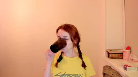 Snapshot of summer_preston chatting on September 20, 12:00 am Summer Preston online show from September 20, 12:00 am