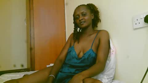 Snapshot of summerdew chatting on March 25, 2:34 pm summerdew online show from March 25, 2:34 pm